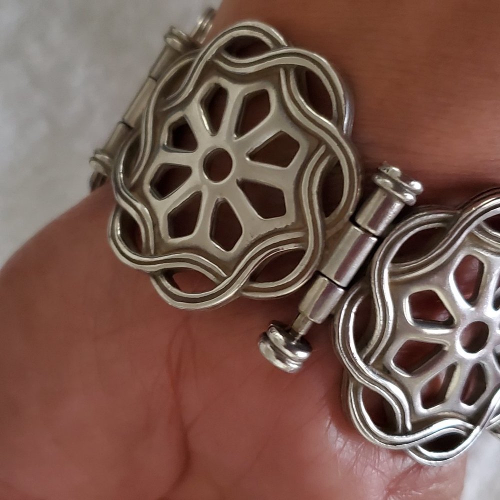 SLANE DIAMOND FENESTRA LINK BRACELET - Picture 10 of 10